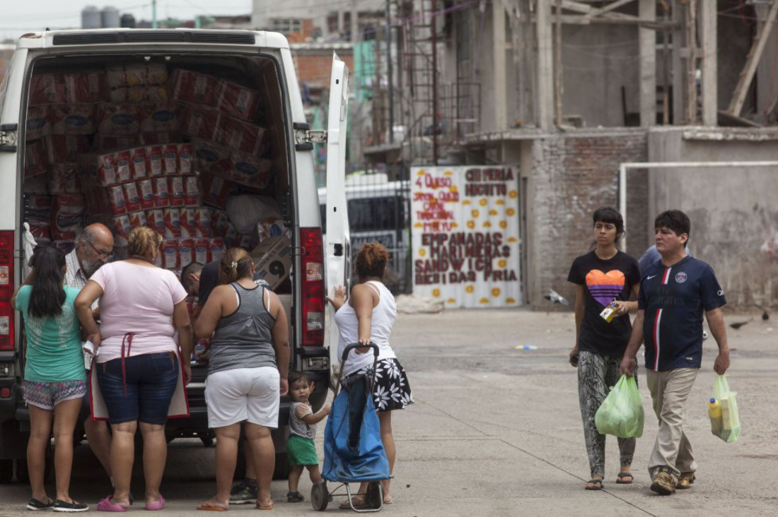 imagen La UCA advierte sobre la creación de "nuevos pobres" 