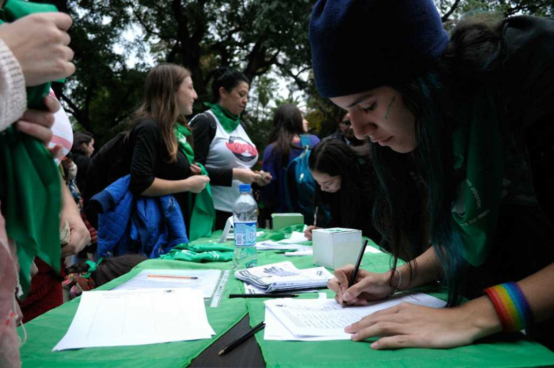 imagen Cientos de comunicadoras mendocinas pidieron por el aborto legal