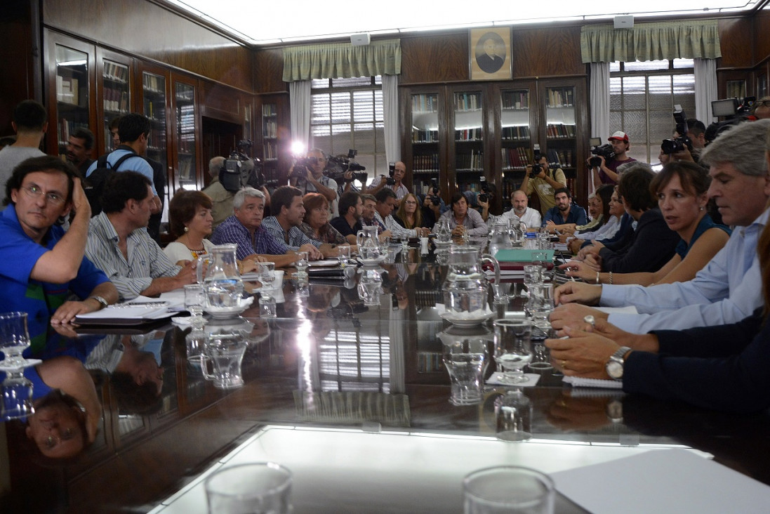 imagen Ordenan abrir la paritaria docente nacional