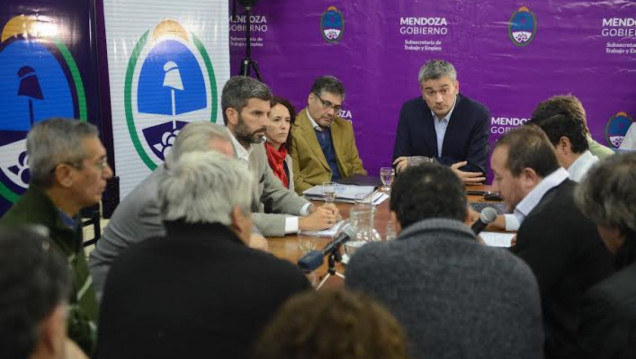 imagen Paritarias: el Gobierno ofreció un bono de 5000 pesos y un 14% para 2018