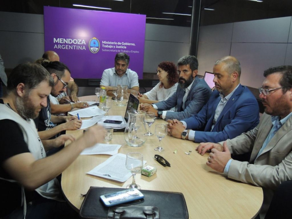 imagen Paritarias: el Gobierno redujo los tramos, pero sostiene el 23%