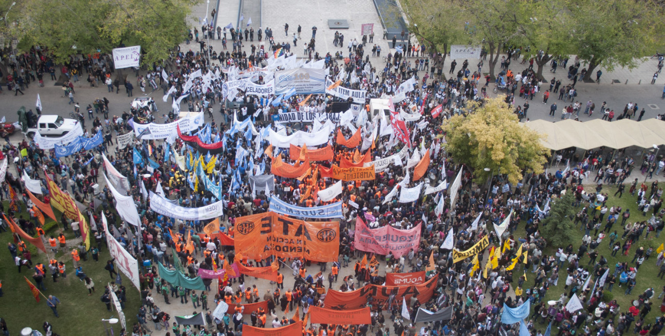 imagen Derecho de huelga: "El fallo de la Corte es político y beneficia a empresarios y al Gobierno"