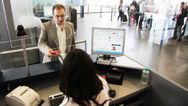 imagen El Gobierno impondrá por decreto un control migratorio más estricto