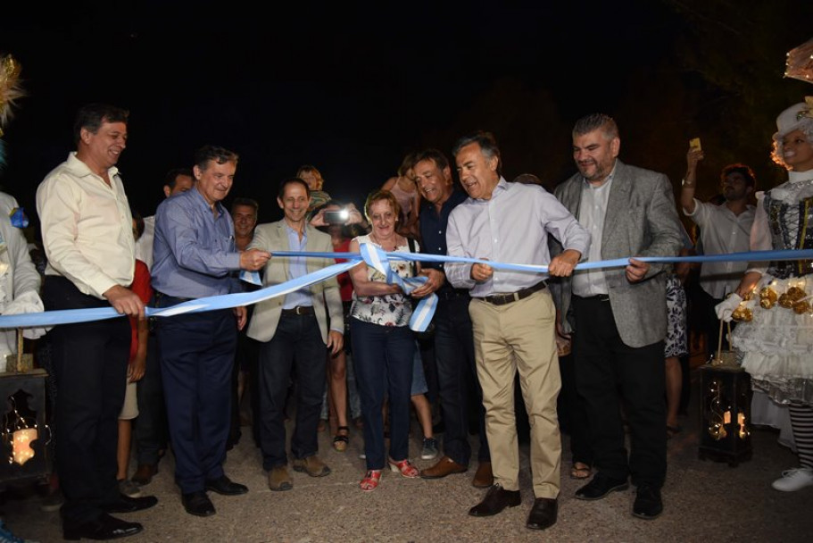 imagen En fotos: Antonio Di Benedetto ya tiene su paseo en la ciudad