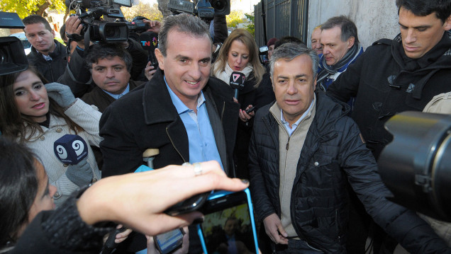 imagen Tambaleo de licitaciones y decisiones