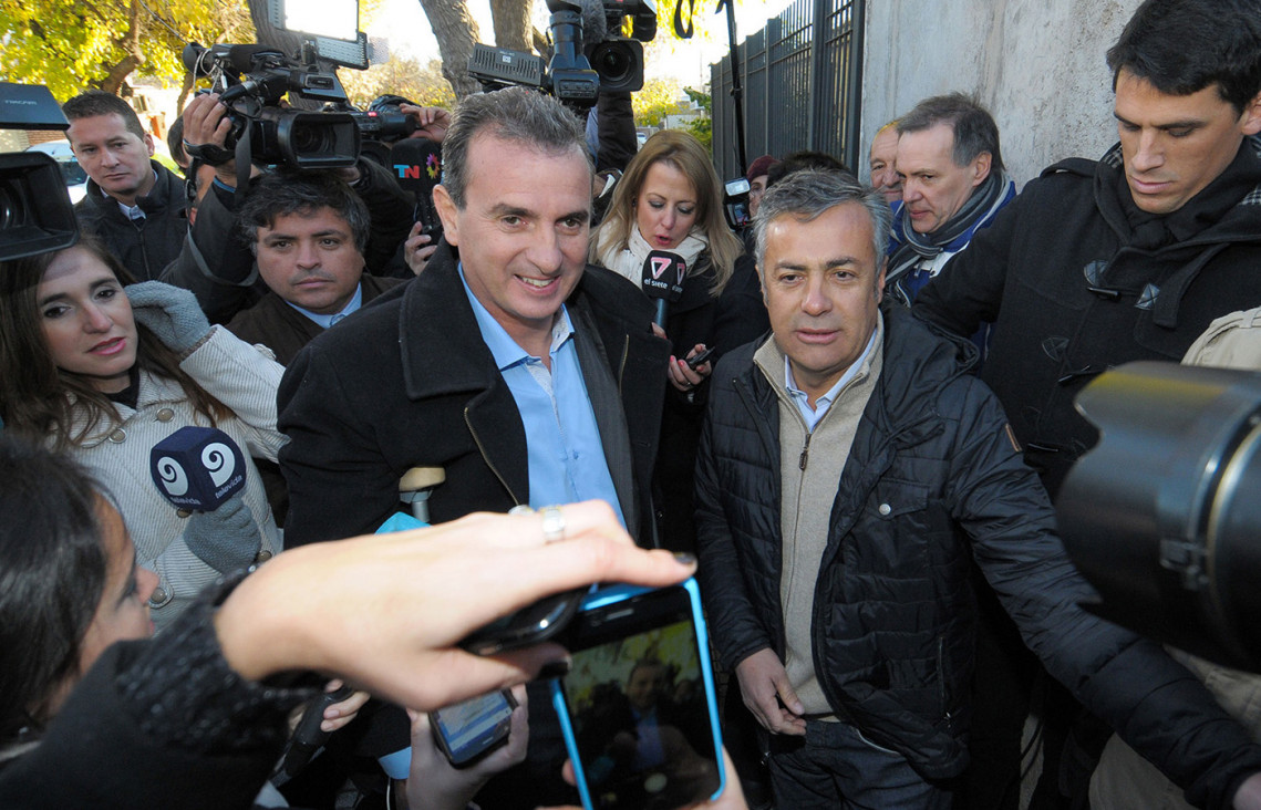 imagen Tambaleo de licitaciones y decisiones