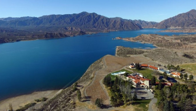 imagen Mendoza firmó el contrato con la segunda empresa para desarrollar el Perilago de Potrerillos