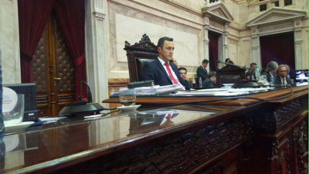 imagen Petri dio marcha atrás con el cobro de educación para extranjeros