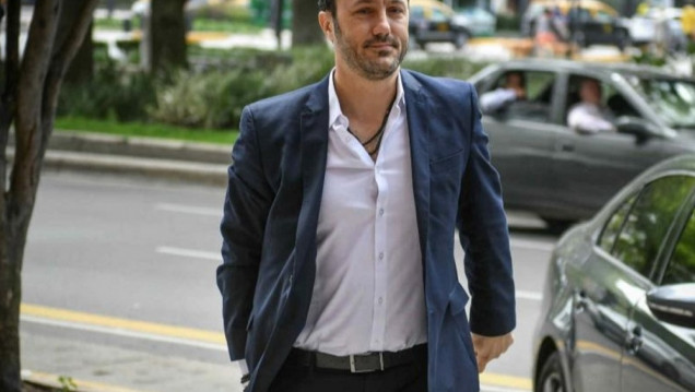imagen Petri cargó contra el costo de cambiar los billetes