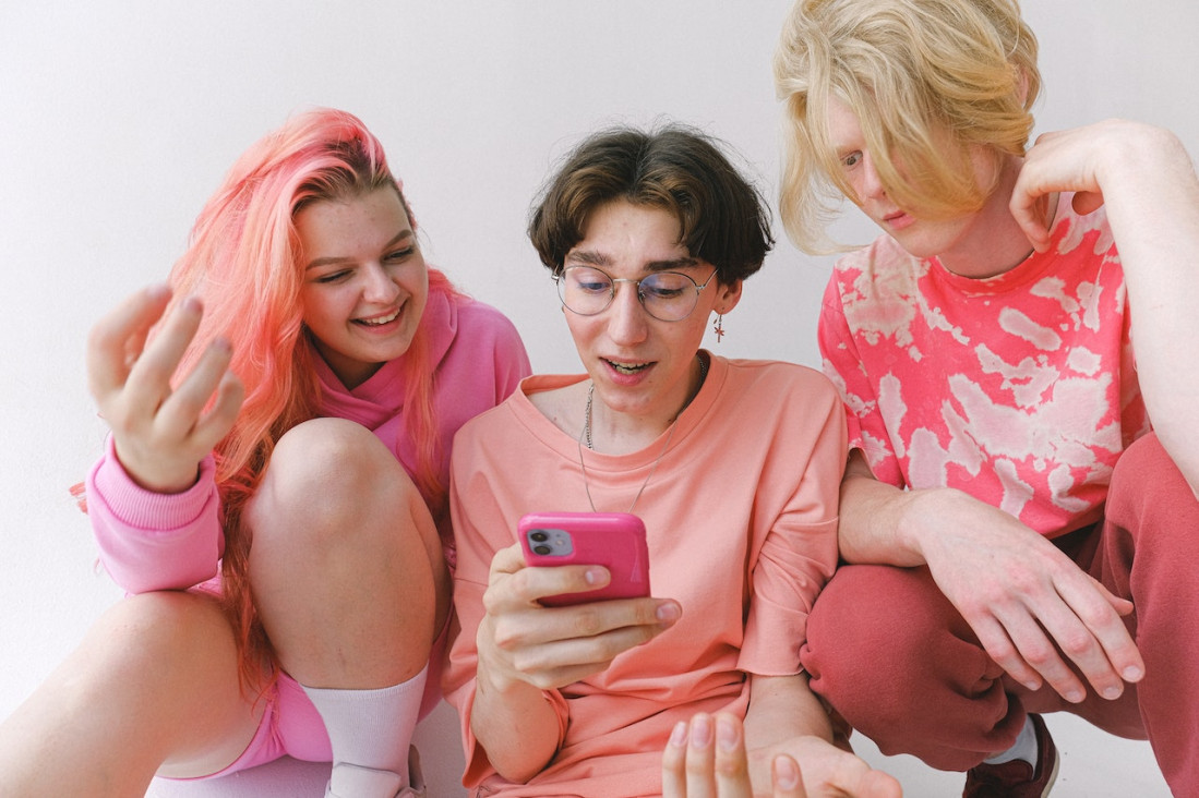 imagen Facebook e Instagram prohibirán segmentar por género los anuncios dirigidos a adolescentes