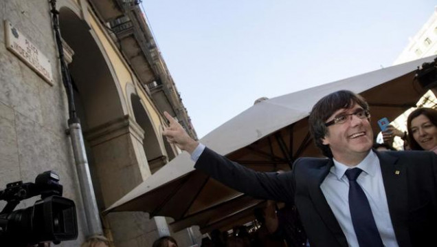 imagen Luego de las masivas marchas, Puigdemont se fue a Bélgica