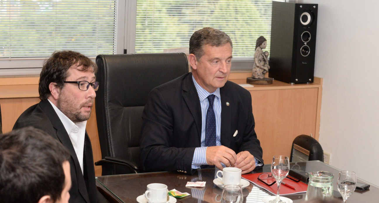 imagen Pizzi ofrece adelantar parte del aumento a los docentes