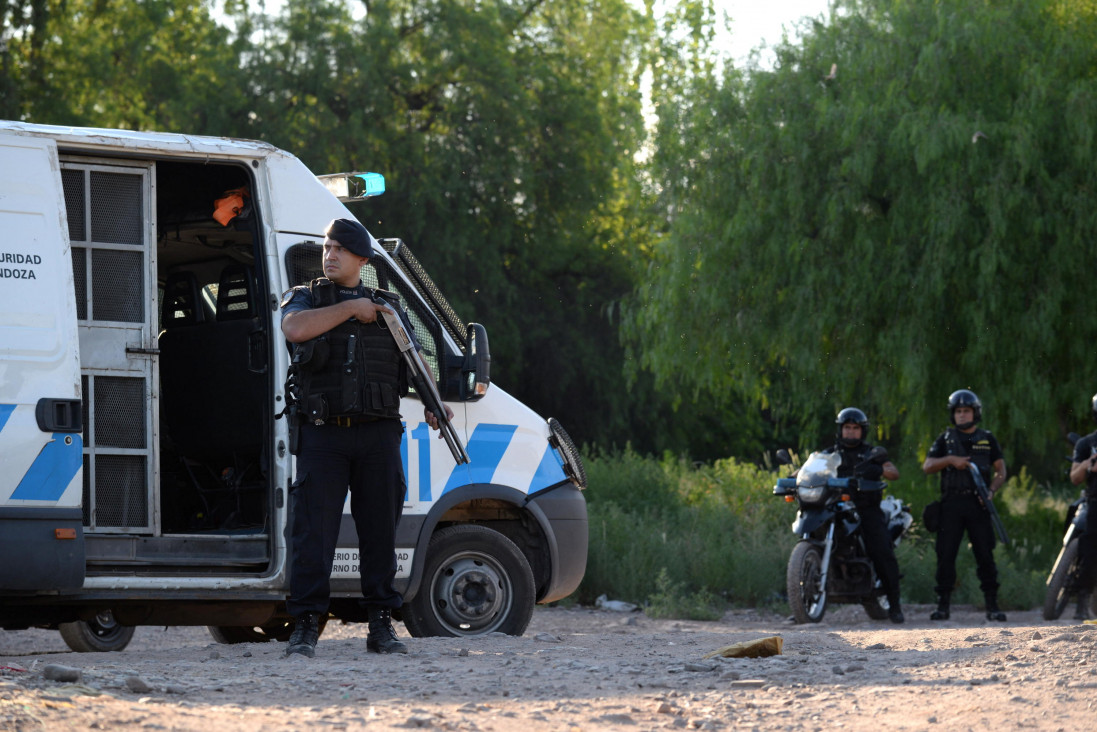 imagen Los servicios extraordinarios conforman el 50 % del sueldo policial