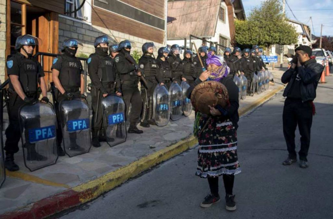 imagen El joven mapuche murió por una bala 9 mm de Prefectura