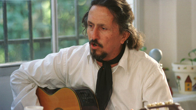 imagen El cantante Jorge Marziali murió frente a la tumba del "Che"