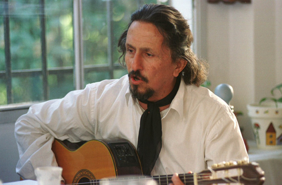 imagen El cantante Jorge Marziali murió frente a la tumba del "Che"