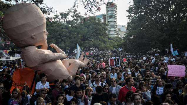 imagen Multitudinarias marchas contra el aborto