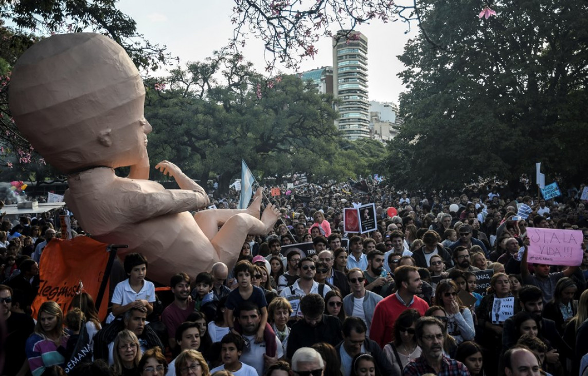 imagen Multitudinarias marchas contra el aborto