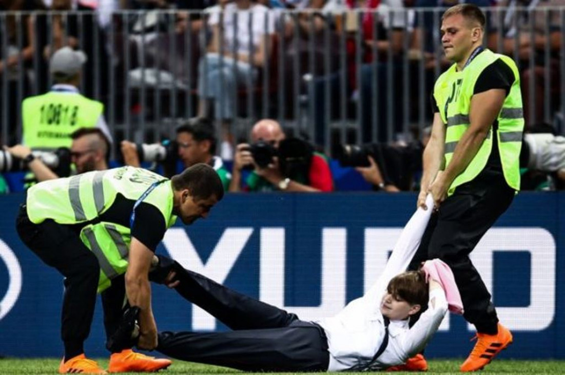 imagen Las voces críticas contra Putin que invadieron el campo de juego