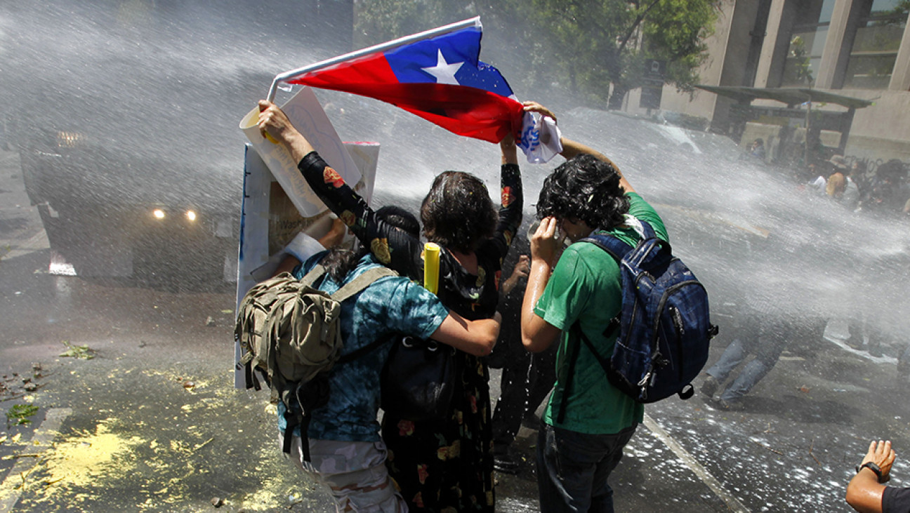 imagen Reprimen a los estudiantes chilenos que exigen educación pública 