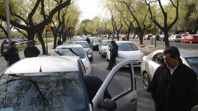 imagen Los remiseros aguardan una respuesta