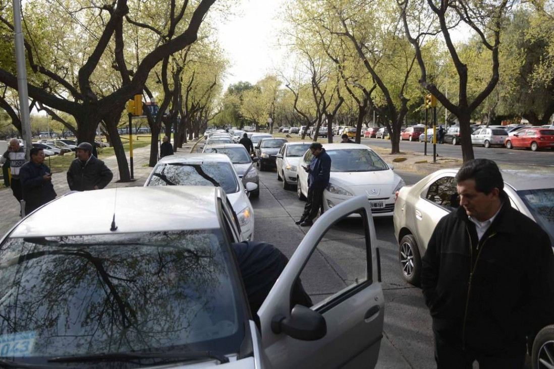 imagen Los remiseros aguardan una respuesta