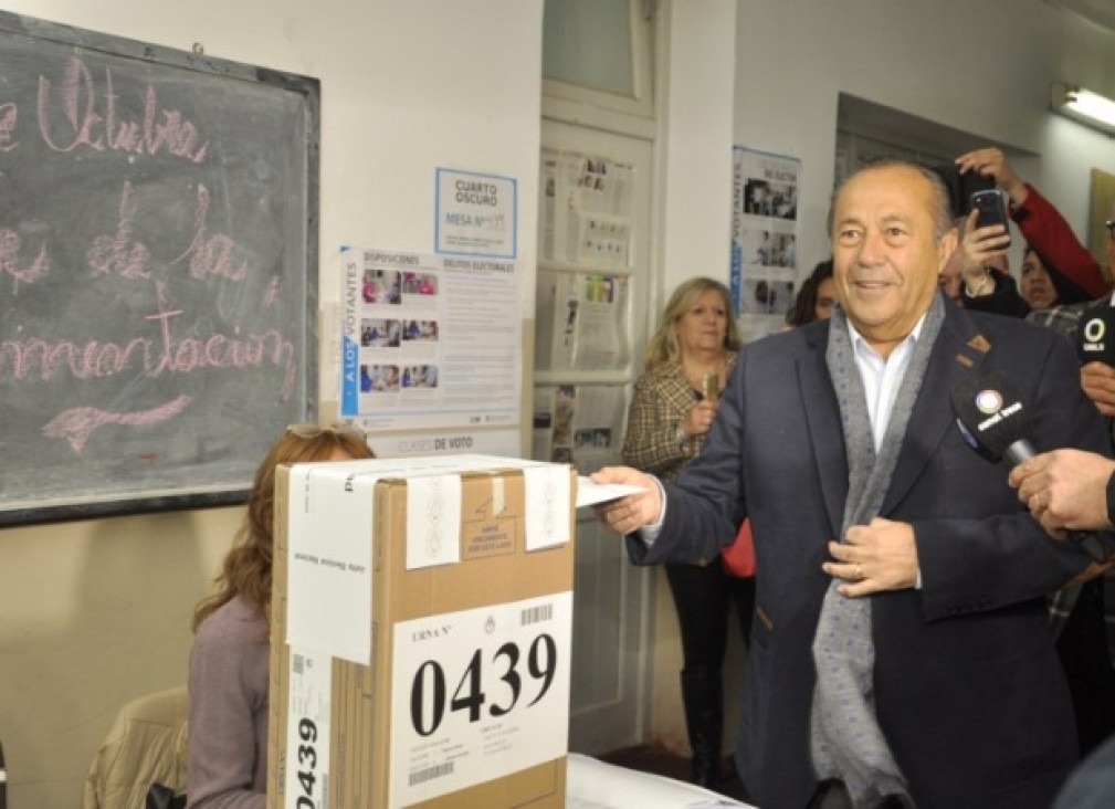 imagen Rodríguez Saá: "En la Argentina hay que privilegiar el diálogo"