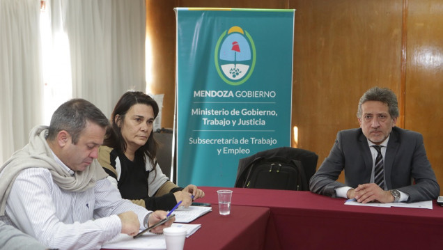 imagen Paritaria docente: con el rechazo del SUTE, el Gobierno hace oficial el aumento por decreto