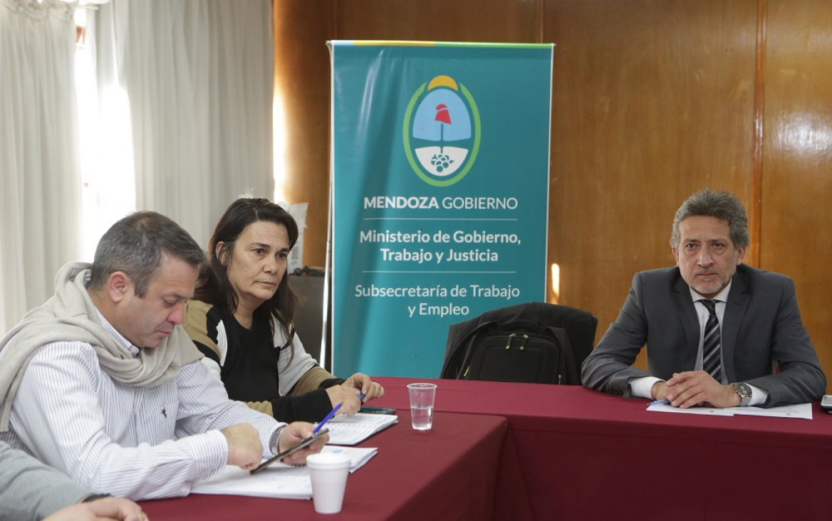 imagen Paritaria docente: con el rechazo del SUTE, el Gobierno hace oficial el aumento por decreto