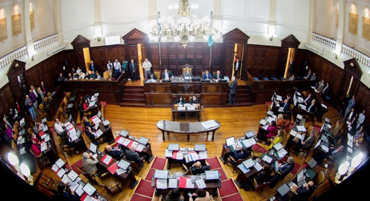 imagen La UCR y aliados llamaron a sesión especial para votar el Código de Faltas