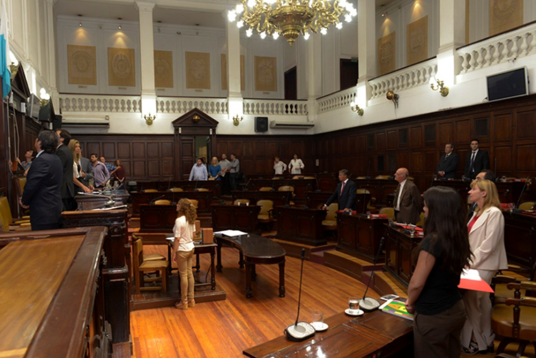 imagen En repudio a los despidos del casino, el PJ no dio quórum en el Senado