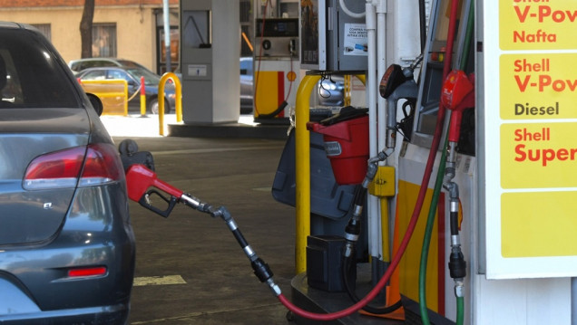 imagen Shell da marcha atrás y rebaja sus combustibles