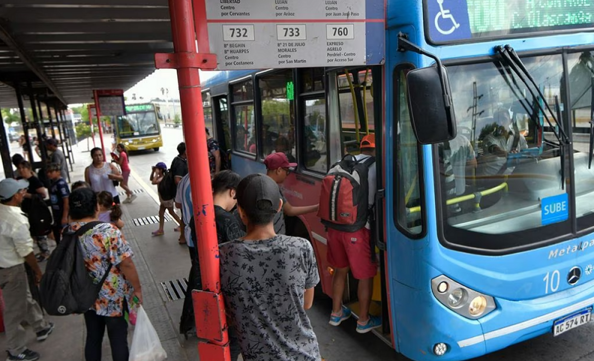 imagen El pasaje de colectivo urbano aumentó en Mendoza y llegó a los $70