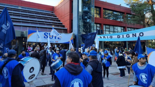 imagen El gremio docente define en un plenario si acepta o rechaza la oferta salarial del Gobierno 