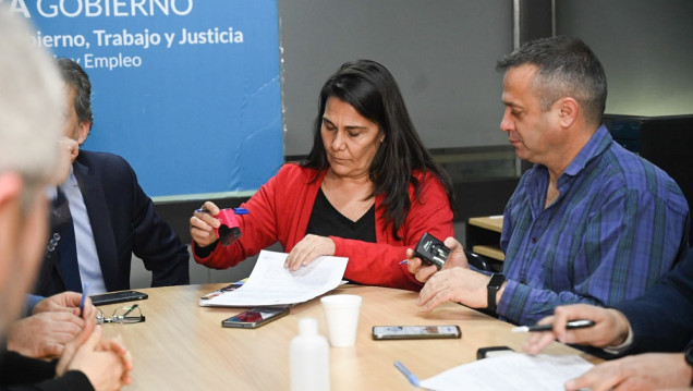 imagen Paritaria docente: el SUTE aceptó la última oferta salarial del Gobierno