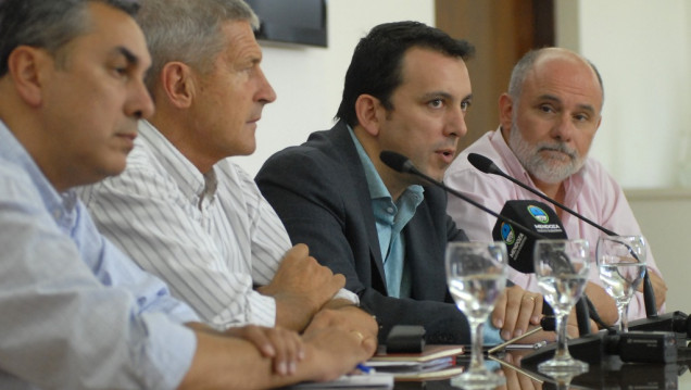 imagen García Zalazar auxiliará a Cornejo arreglando las escuelas