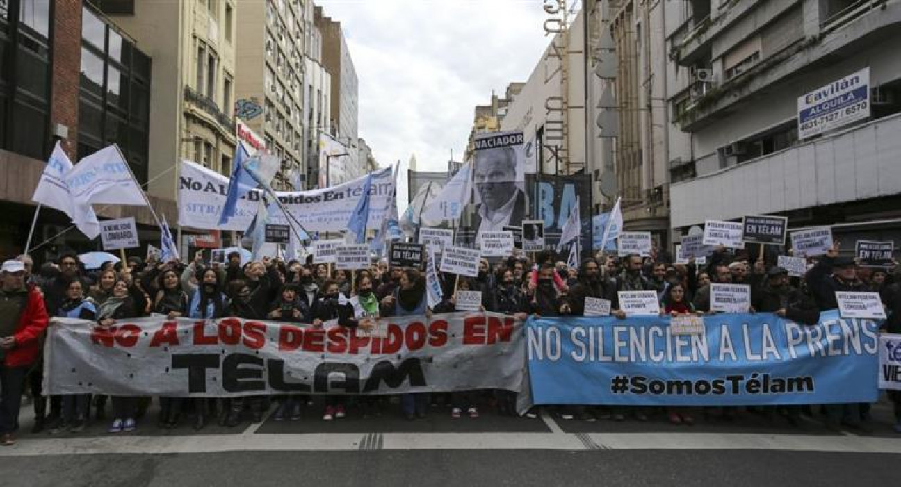 imagen La Justicia ordenó reincorporar a trabajadores despedidos de Télam