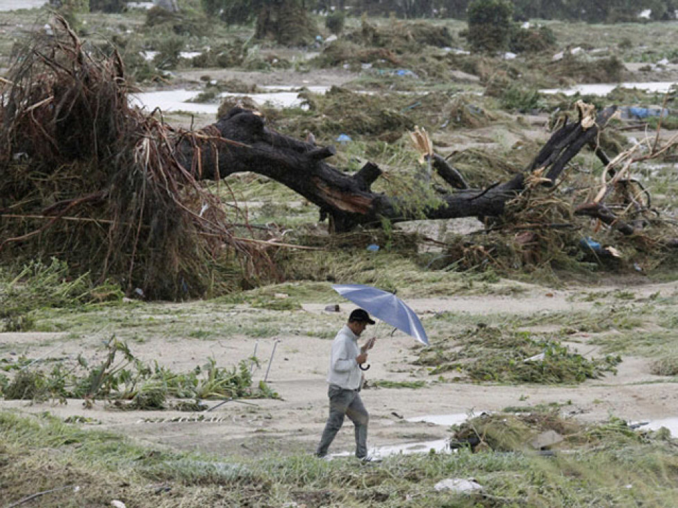 imagen El tifón Roke ya dejó once muertos y 314 heridos en Japón 