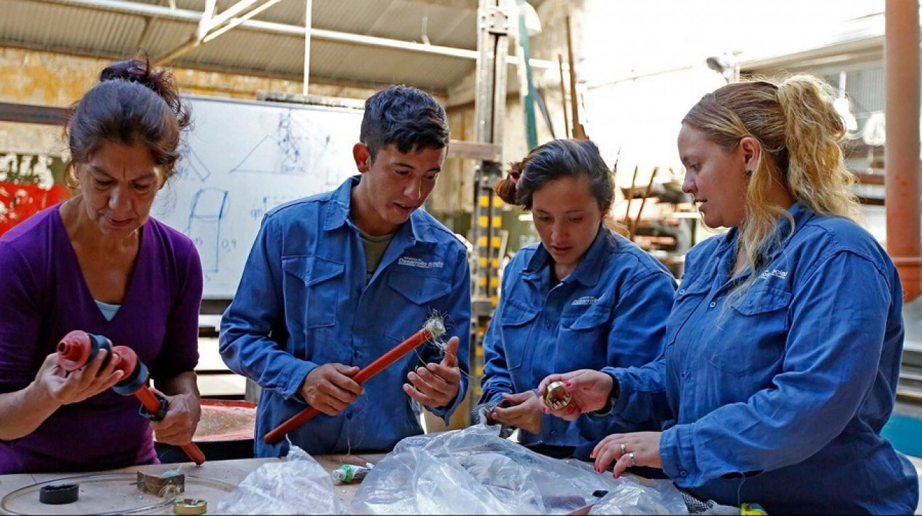 imagen Quiénes podrán acceder al "bono de mitad de año" que pagará el Gobierno Nacional