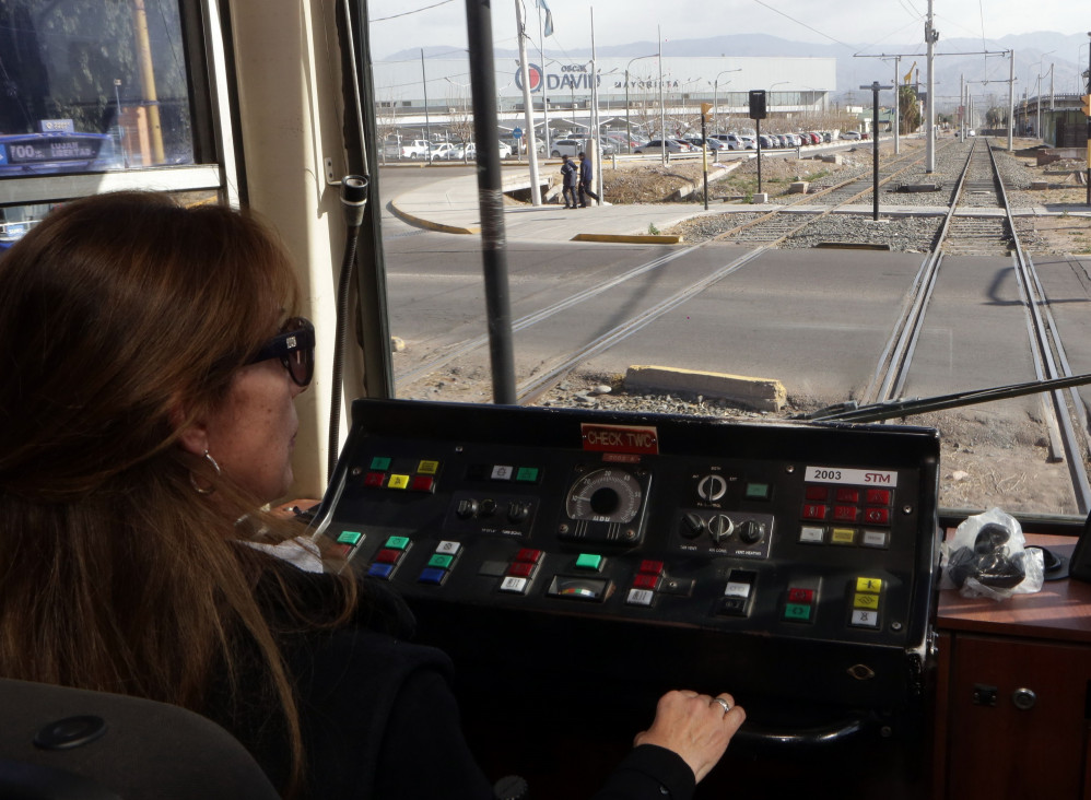 imagen Más usuarias que trabajadoras: en los micros de Mendoza hay solo 20 conductoras