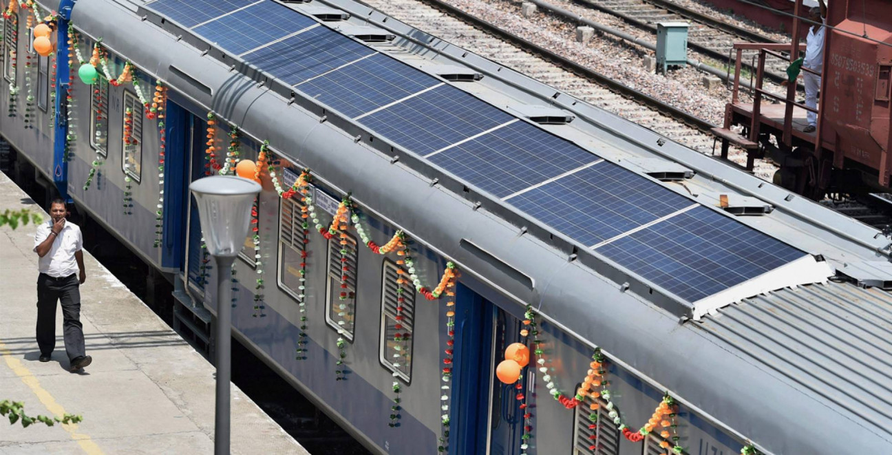imagen India inaugura sus primeros trenes híbridos provistos de paneles solares