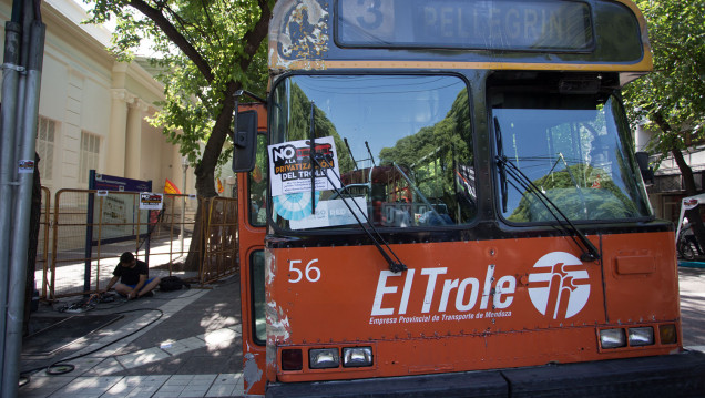 imagen Exempleados de la EPTM aseguran que aún esperan su designación en otras reparticiones