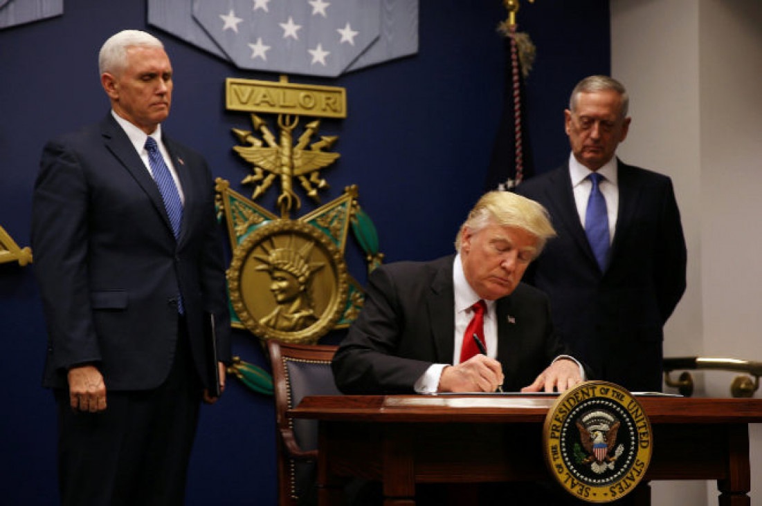 imagen Trump firma una nueva orden migratoria: veta a seis países musulmanes