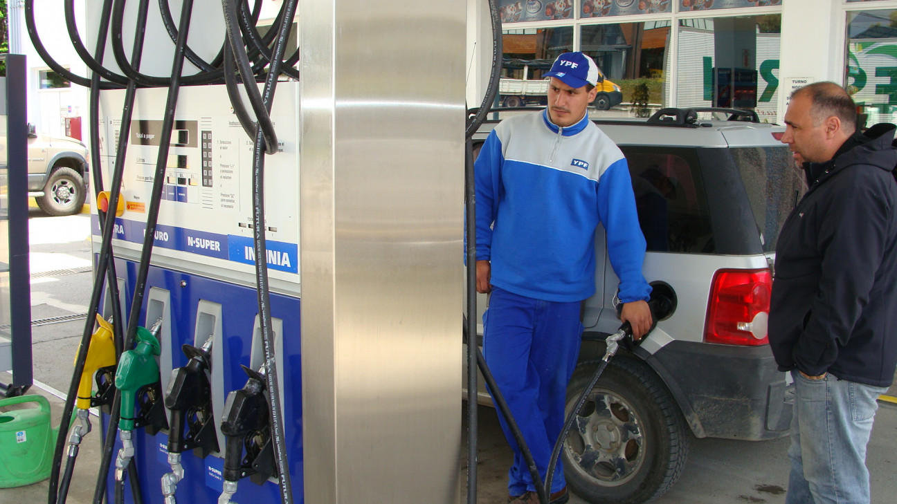 imagen 2016: caída récord en el consumo de combustible 