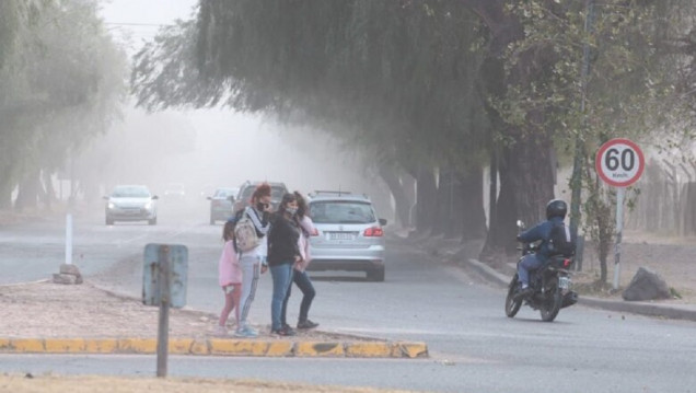 imagen Suspendieron las clases presenciales en el turno tarde por el viento zonda 